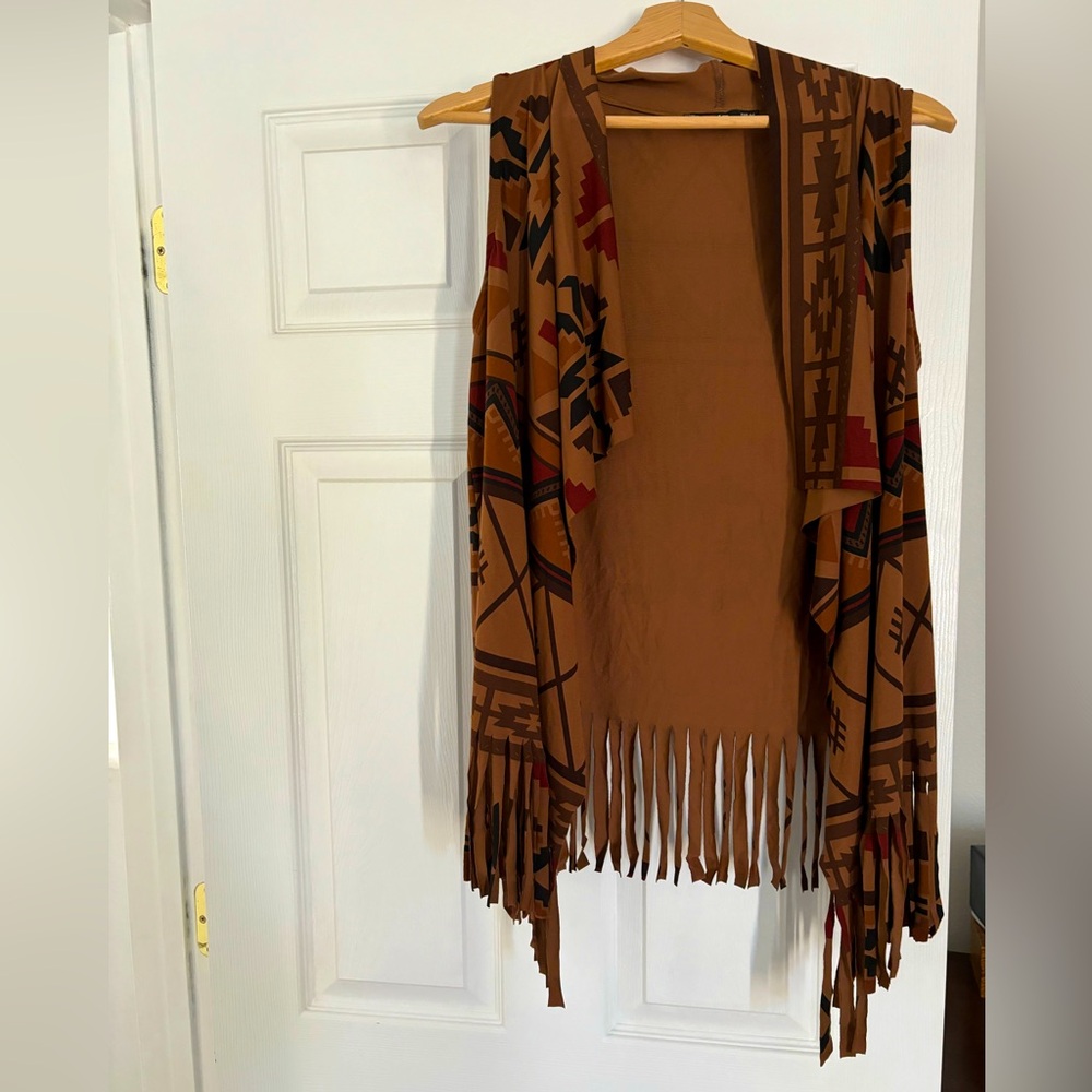 Beautiful brown vest with engraved symbols sleeveless and open front style
